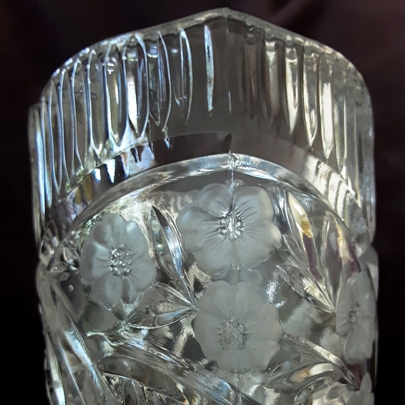 Anna Hutte Bleilkristall Crystal Frost Vase Elaborate Etched Detail Flor… - Picture 3 of 7